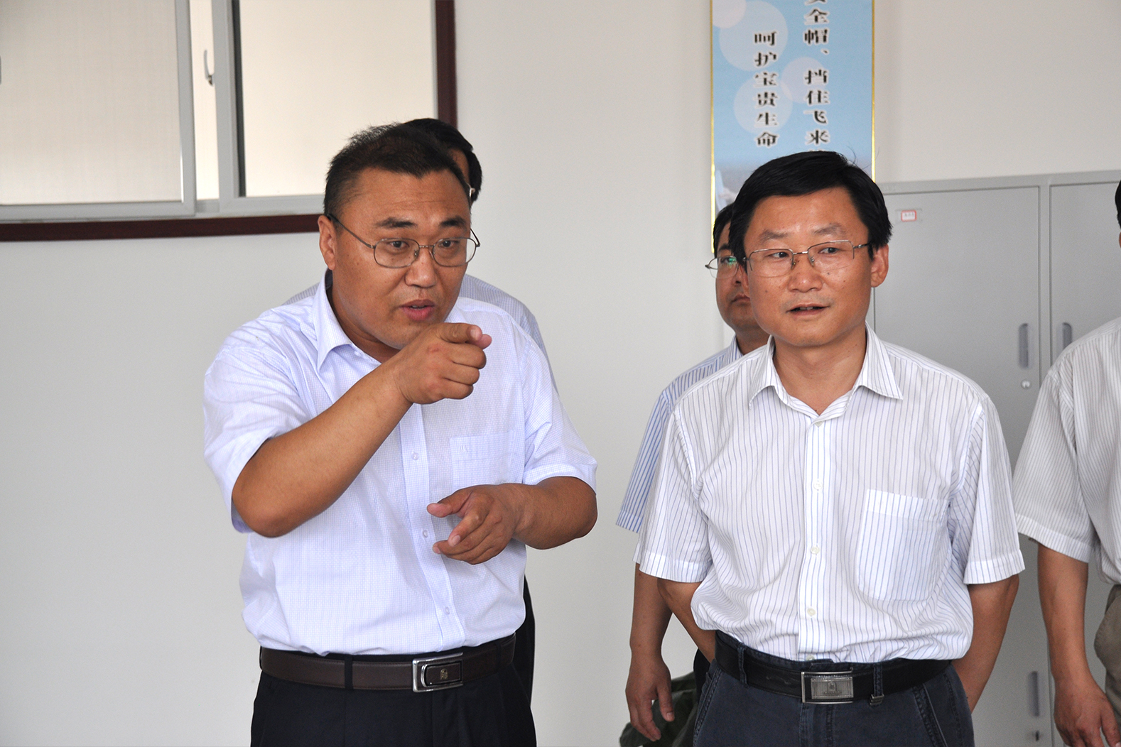 5、原廣饒縣委書記現(xiàn)東營市政法委書記田和友到公司視察指導.jpg